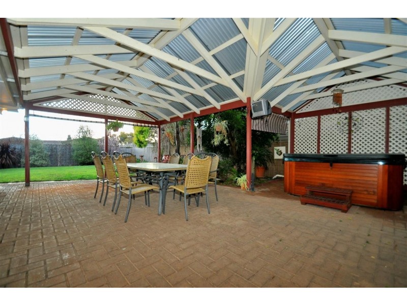 2 Birksdale Court, Morphett Vale SA 5162