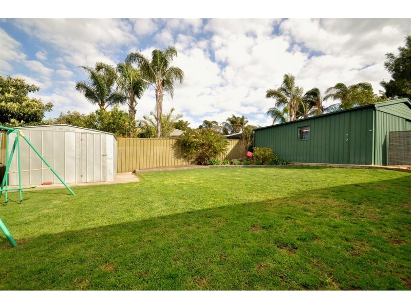 3 Farnham Crescent, Woodcroft SA 5162