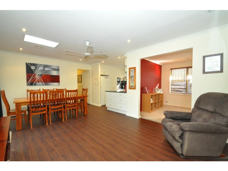 3 Farnham Crescent, Woodcroft SA 5162