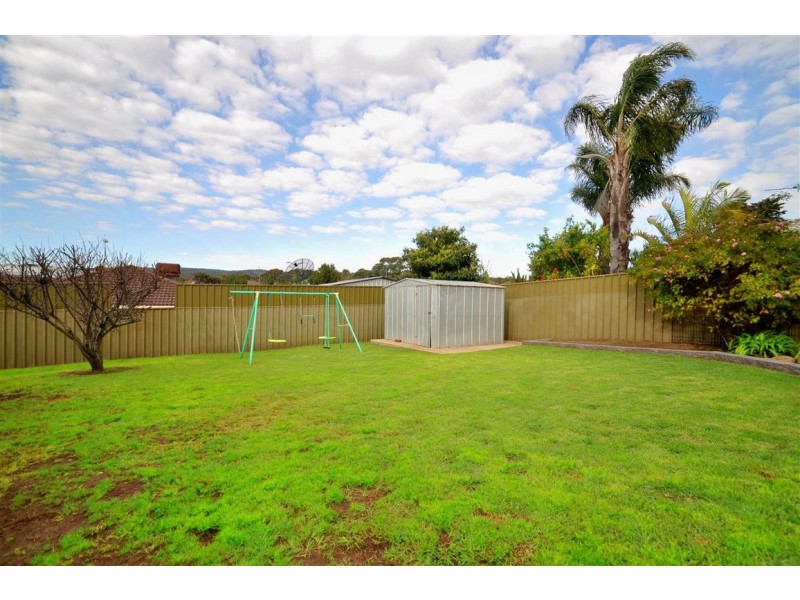 3 Farnham Crescent, Woodcroft SA 5162