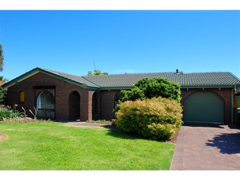 17 Warilda Crescent, Hallett Cove SA 5158