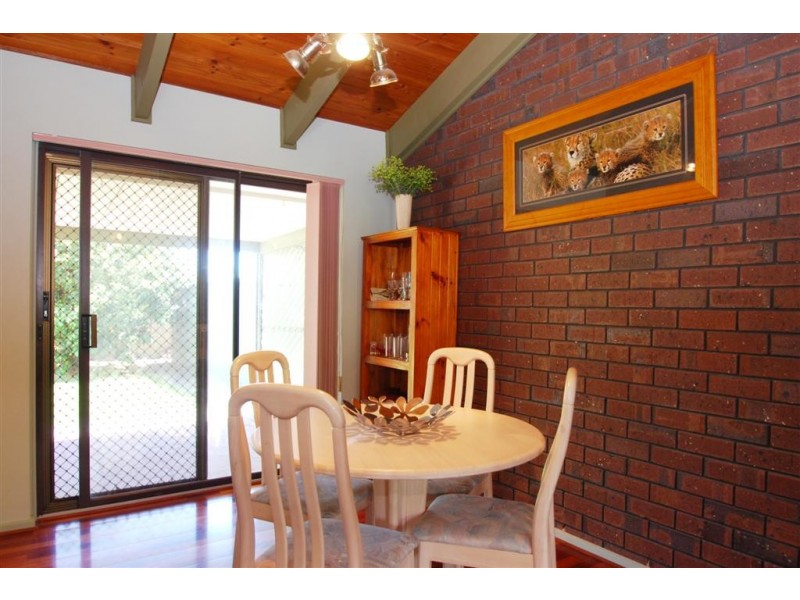 17 Warilda Crescent, Hallett Cove SA 5158