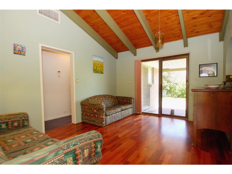 17 Warilda Crescent, Hallett Cove SA 5158