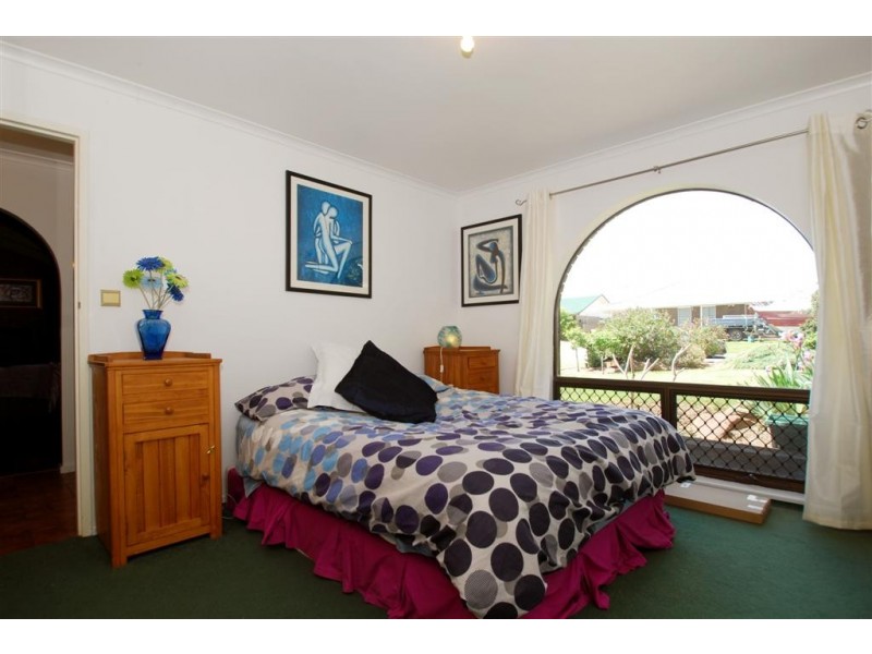 17 Warilda Crescent, Hallett Cove SA 5158