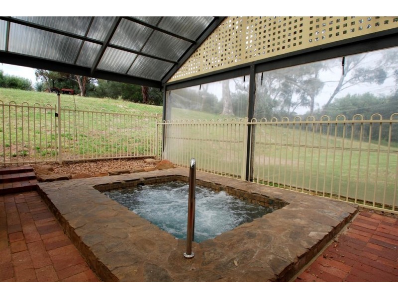 120 Upper Penneys Hill Road, Onkaparinga Hills SA 5163