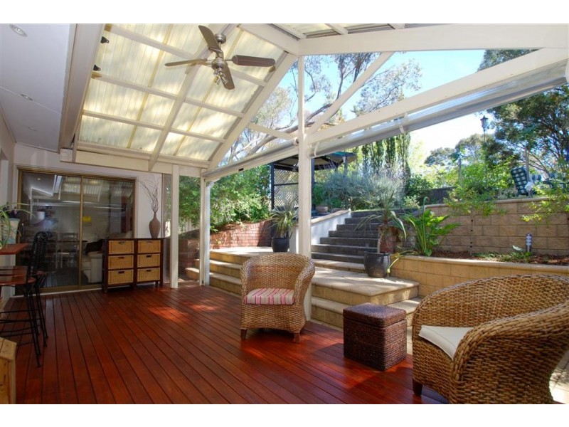 15 Swan Avenue, Happy Valley SA 5159