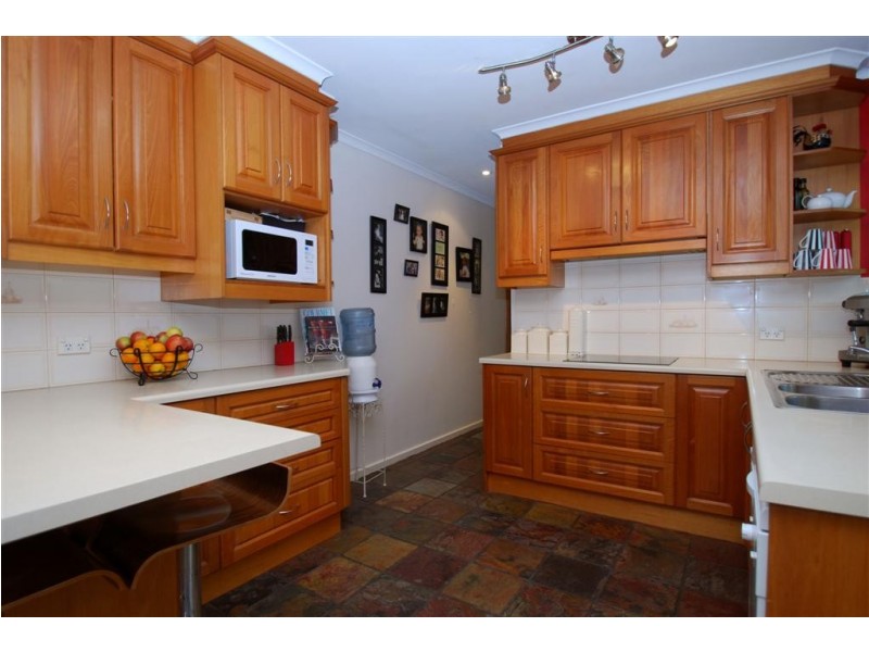 15 Swan Avenue, Happy Valley SA 5159