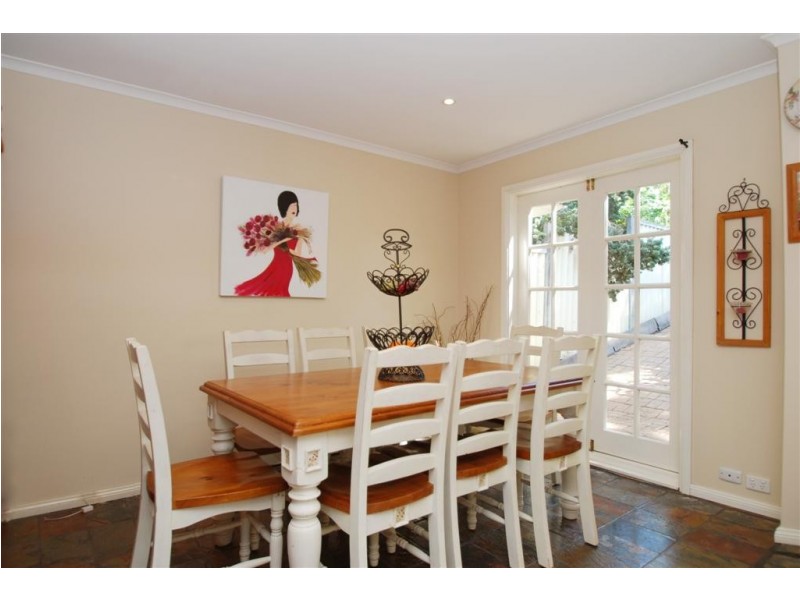 15 Swan Avenue, Happy Valley SA 5159