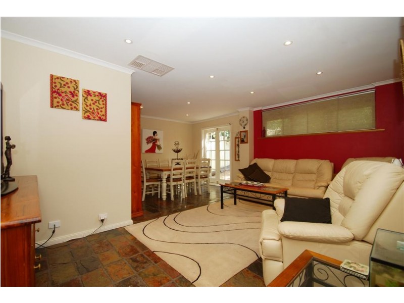 15 Swan Avenue, Happy Valley SA 5159