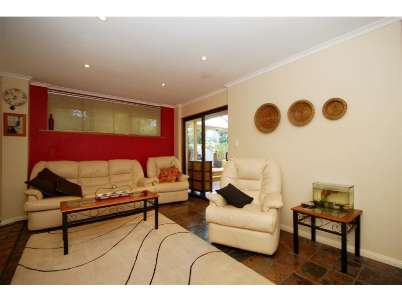 15 Swan Avenue, Happy Valley SA 5159