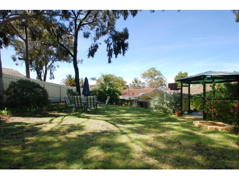 15 Swan Avenue, Happy Valley SA 5159