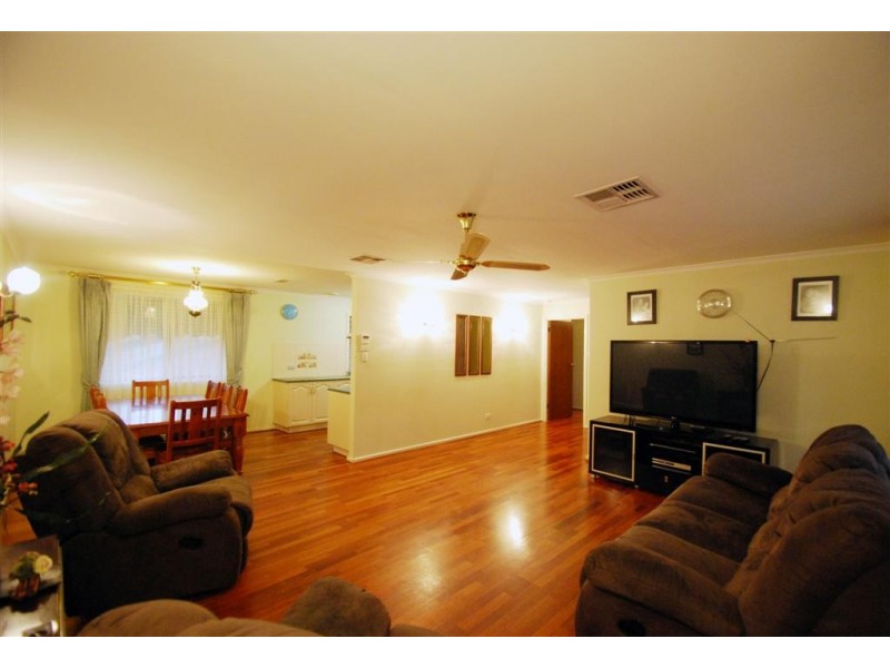 25 Pennant Street, Aberfoyle Park SA 5159