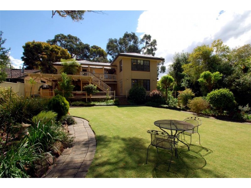 11 Sherwood Avenue, Happy Valley SA 5159