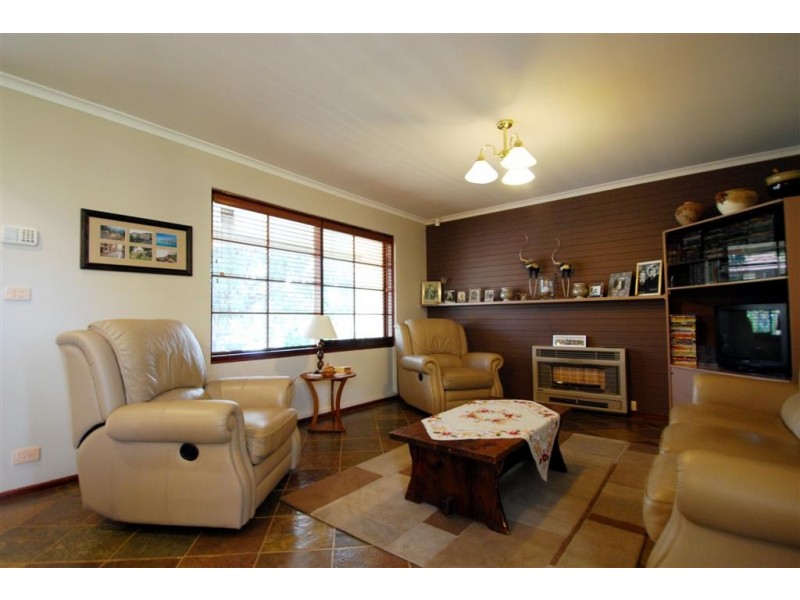 11 Sherwood Avenue, Happy Valley SA 5159