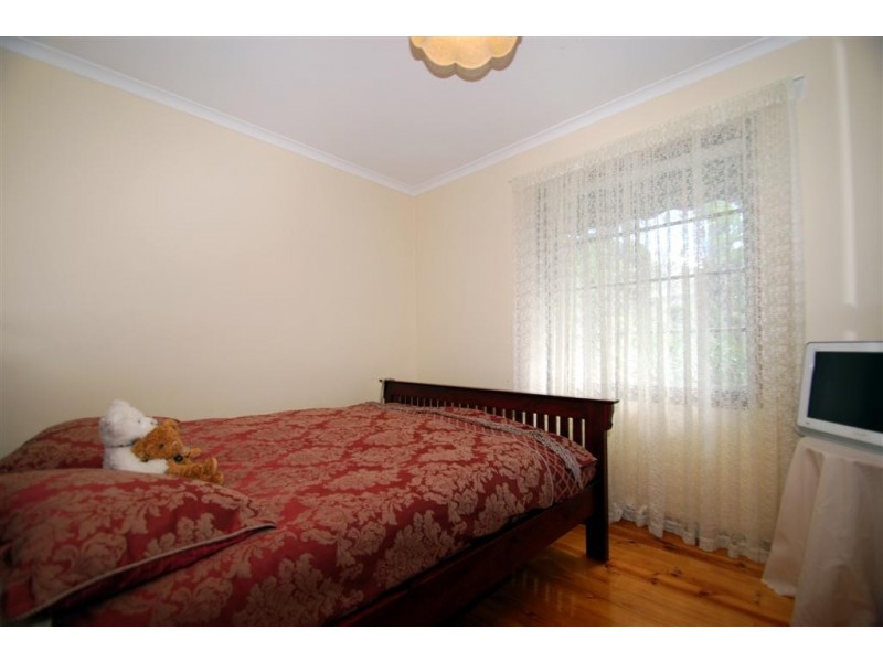 11 Sherwood Avenue, Happy Valley SA 5159