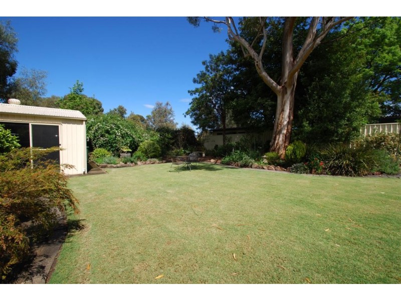 11 Sherwood Avenue, Happy Valley SA 5159