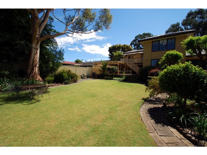 11 Sherwood Avenue, Happy Valley SA 5159