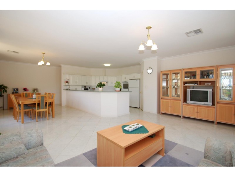 12 Jimmy Watson Drive, Woodcroft SA 5162
