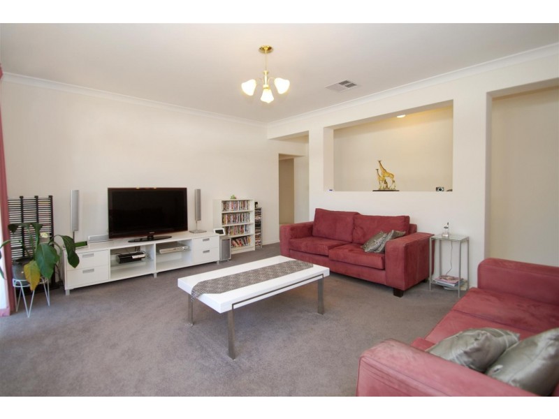 12 Jimmy Watson Drive, Woodcroft SA 5162