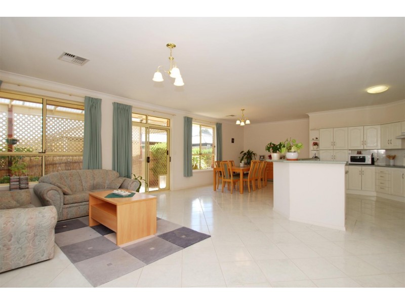 12 Jimmy Watson Drive, Woodcroft SA 5162