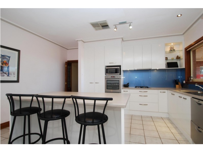 3 Gannet Court, Hallett Cove SA 5158