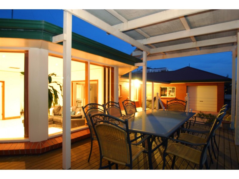 3 Gannet Court, Hallett Cove SA 5158