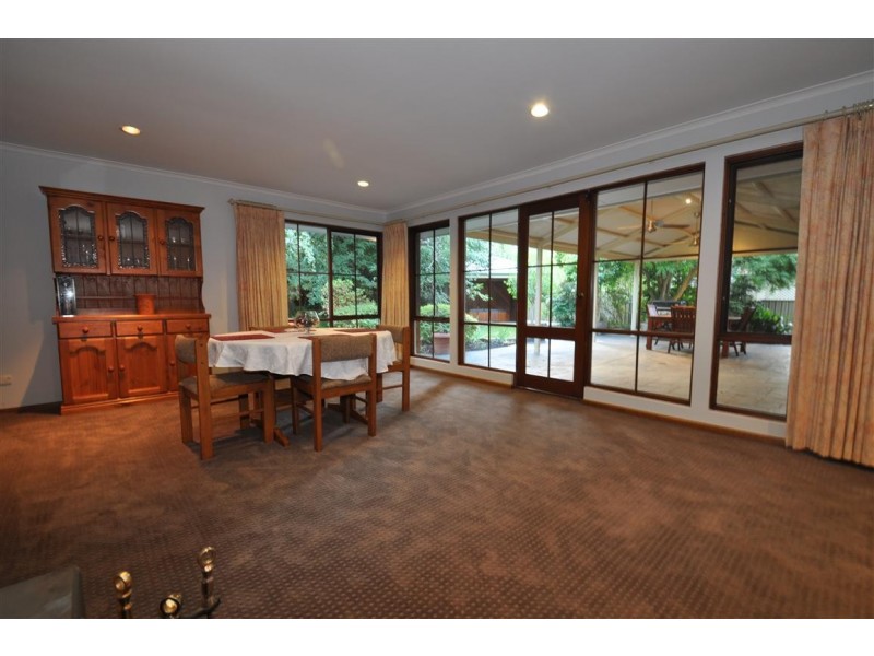 10 Shiraz Court, Aberfoyle Park SA 5159
