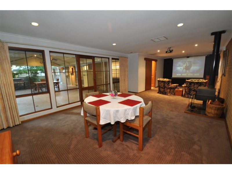 10 Shiraz Court, Aberfoyle Park SA 5159