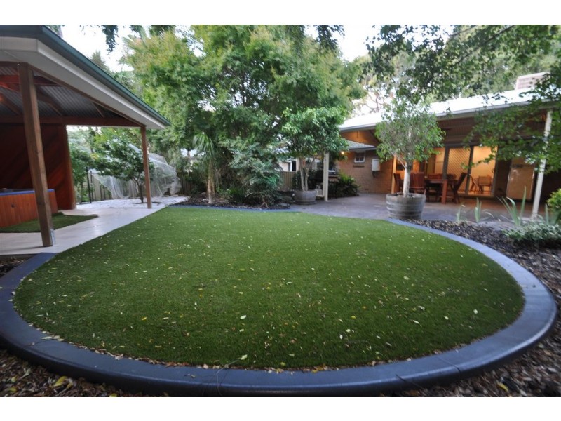 10 Shiraz Court, Aberfoyle Park SA 5159
