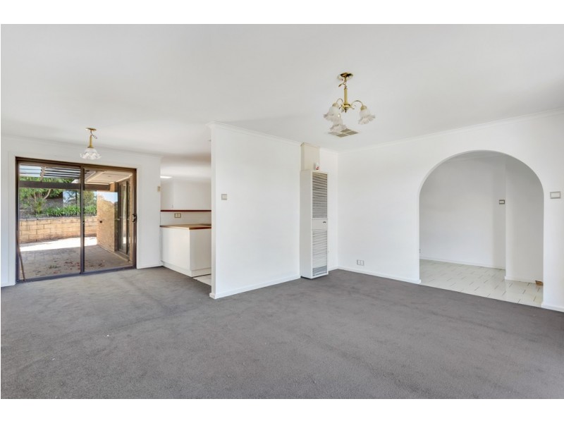 28 Sherwood Avenue, Happy Valley SA 5159