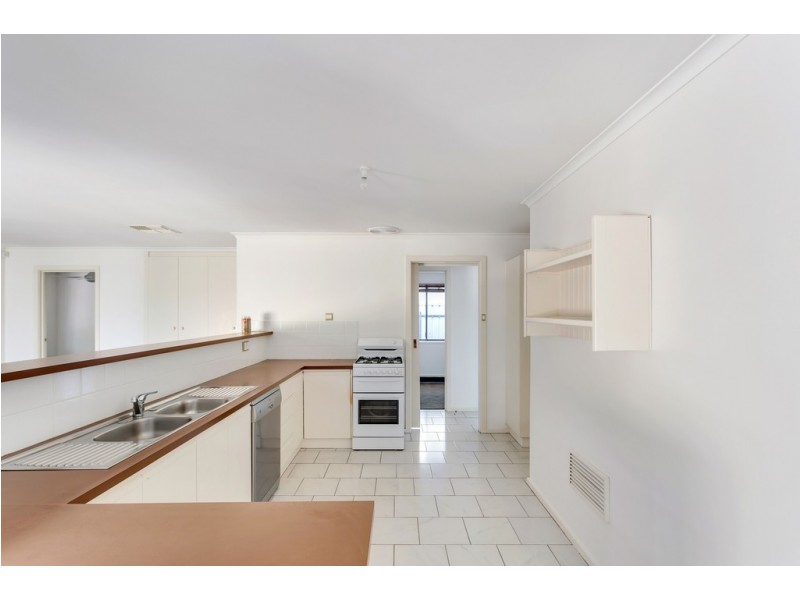 28 Sherwood Avenue, Happy Valley SA 5159