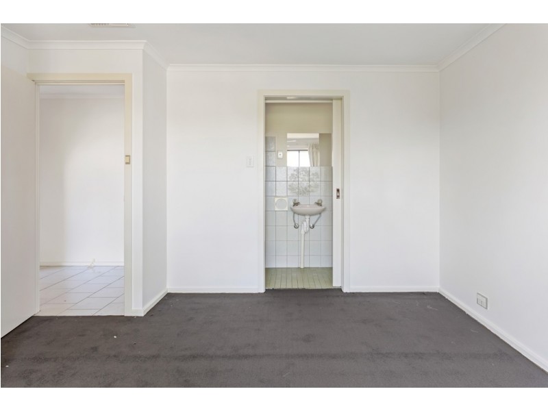 28 Sherwood Avenue, Happy Valley SA 5159