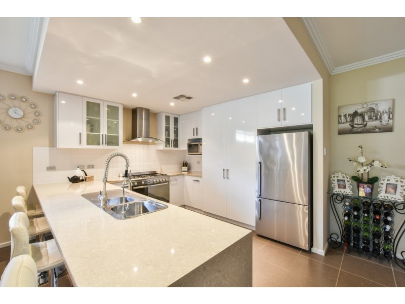 6 Thomas Way, Hallett Cove SA 5158