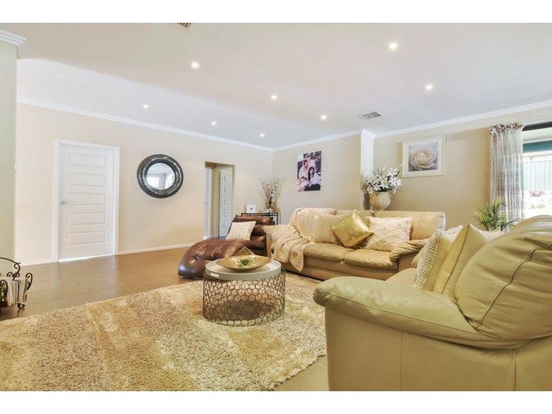 6 Thomas Way, Hallett Cove SA 5158