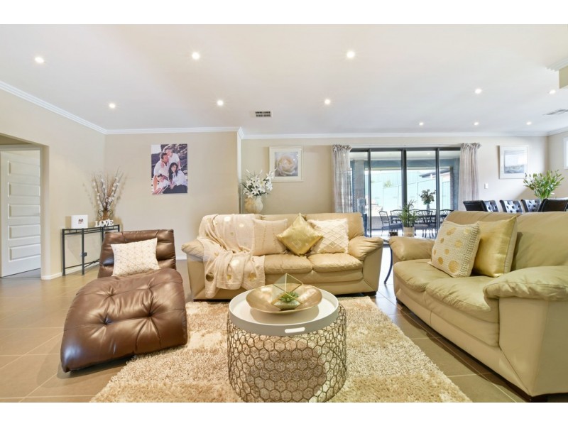 6 Thomas Way, Hallett Cove SA 5158