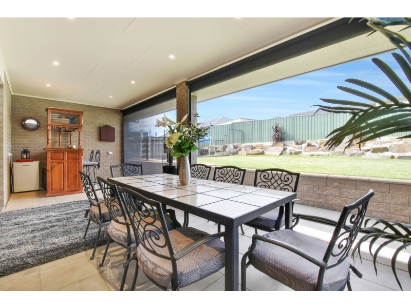 6 Thomas Way, Hallett Cove SA 5158