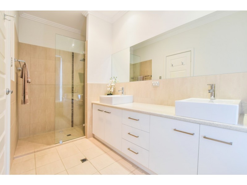 6 Thomas Way, Hallett Cove SA 5158