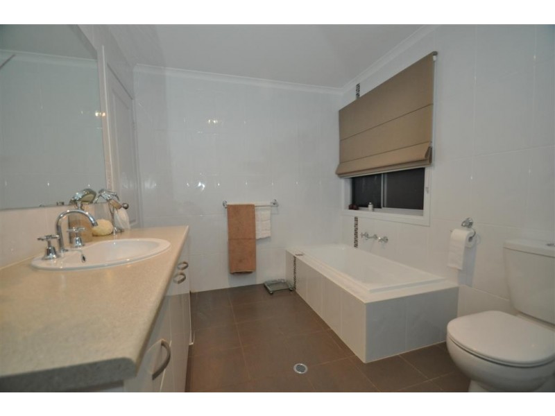 13 George Francis Drive, Mount Compass SA 5210