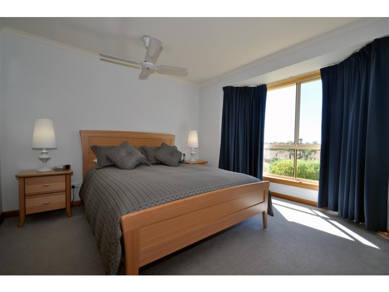 16 Dressage Avenue, Woodcroft SA 5162