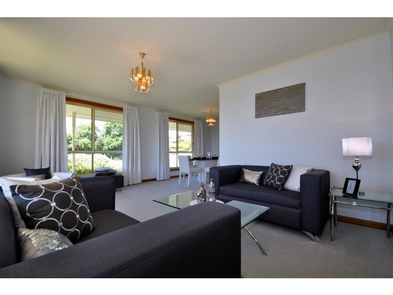 16 Dressage Avenue, Woodcroft SA 5162