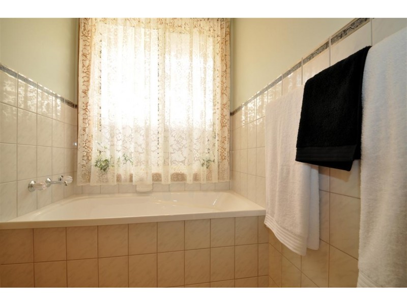 16 Dressage Avenue, Woodcroft SA 5162