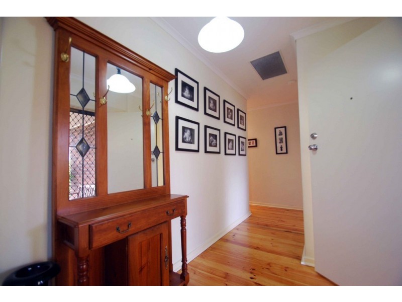 1 Mandalay Drive, Happy Valley SA 5159