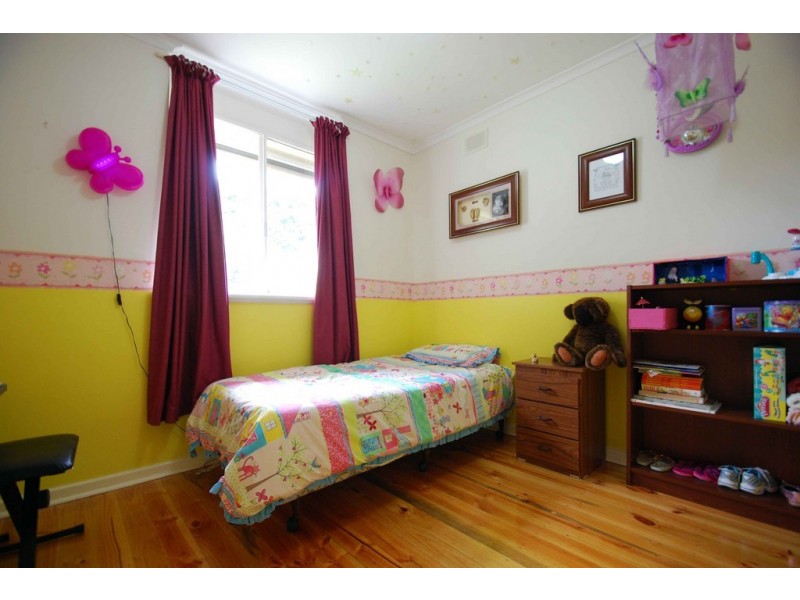 1 Mandalay Drive, Happy Valley SA 5159