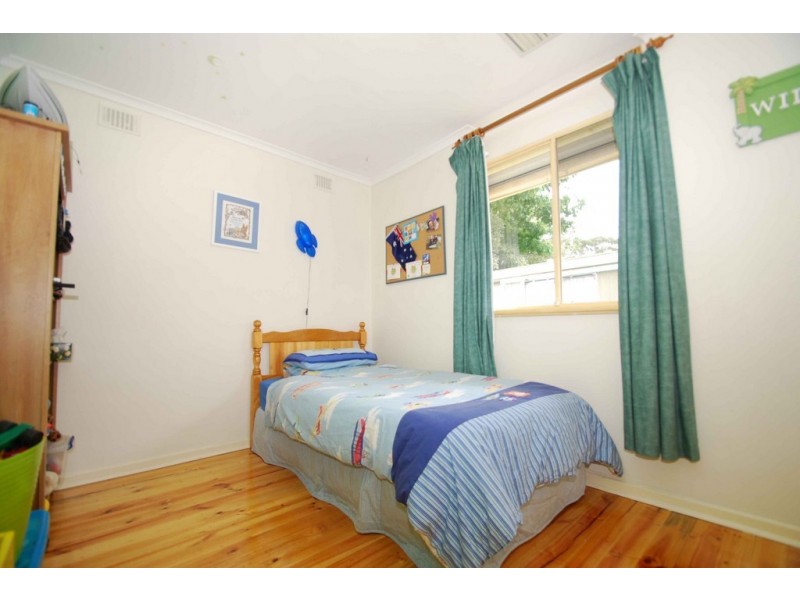 1 Mandalay Drive, Happy Valley SA 5159