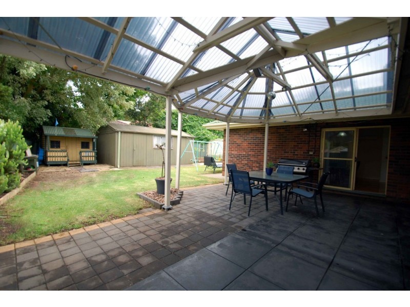 1 Mandalay Drive, Happy Valley SA 5159