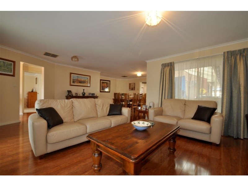 52 Equestrian Drive, Woodcroft SA 5162