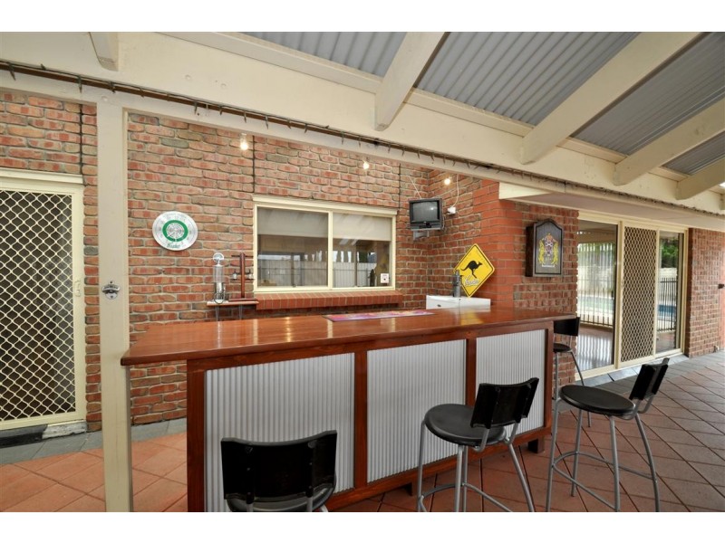 52 Equestrian Drive, Woodcroft SA 5162