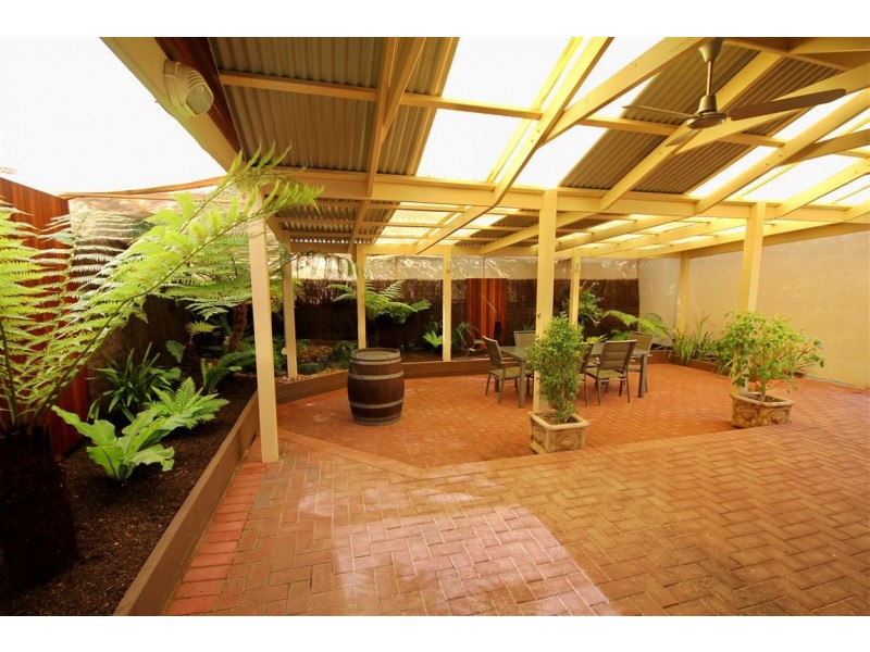 22 Montpelier Street, Woodcroft SA 5162