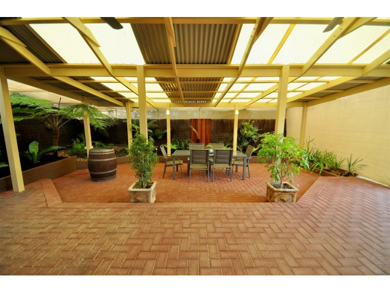 22 Montpelier Street, Woodcroft SA 5162