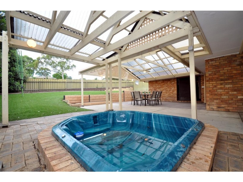 8 Rubin Crescent, Happy Valley SA 5159